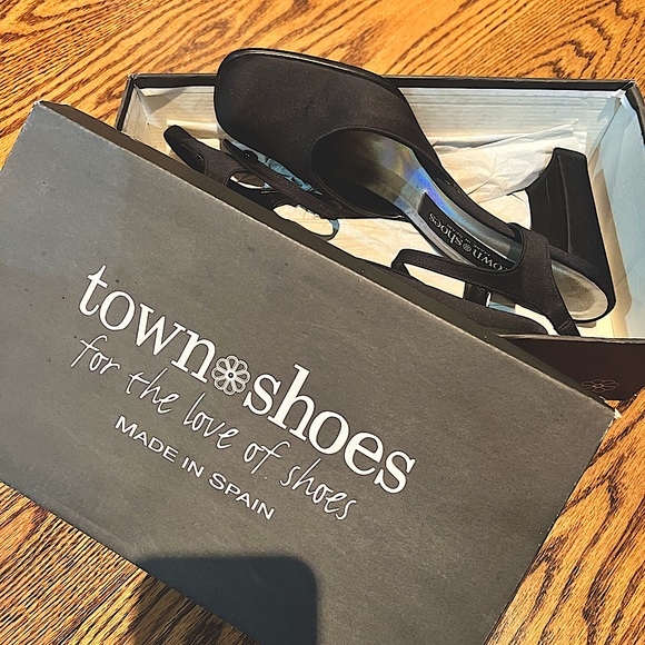 Town Shoes Block Black Heels - Picture 1 of 5